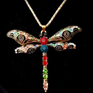 Dragonfly Pendant Style Necklace NWOT